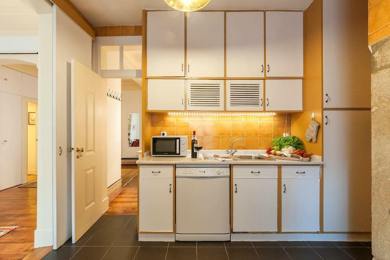Quiet 2 Bedroom Apartment With Private Patio Next To Avenida Da Liberdade Lisboa Exterior foto